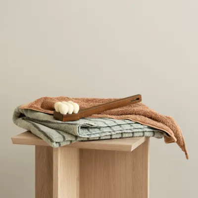 Badetuch ARTO Moonbeam/Magnet 70 x 140 cm Desert Sage/ Agave Green Größe 70 x 140 cm, schmale Streifen