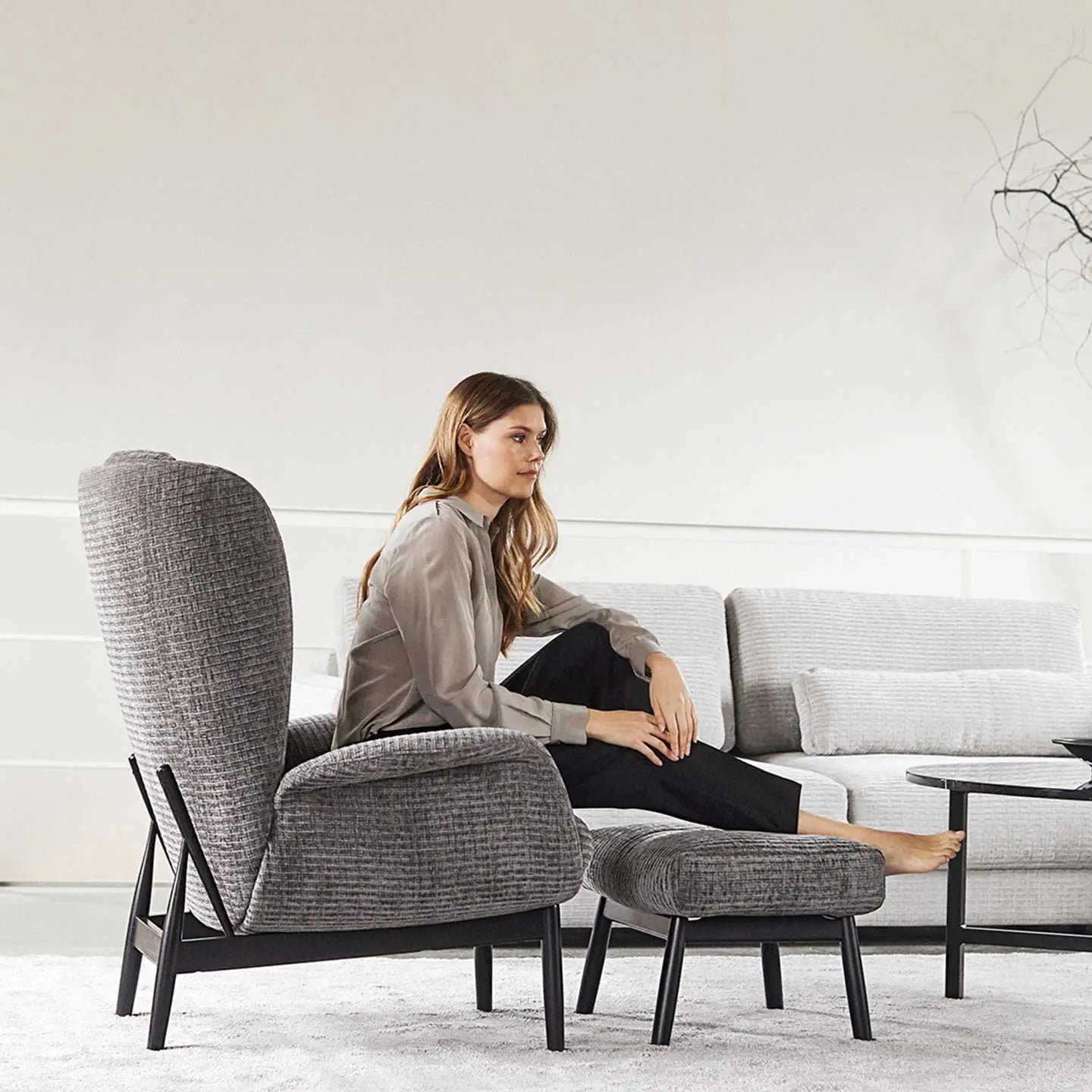 Adieu Couchpotato! Warum dein Sofa dich heimlich sabotiert (und wie Flexlux dich rettet)