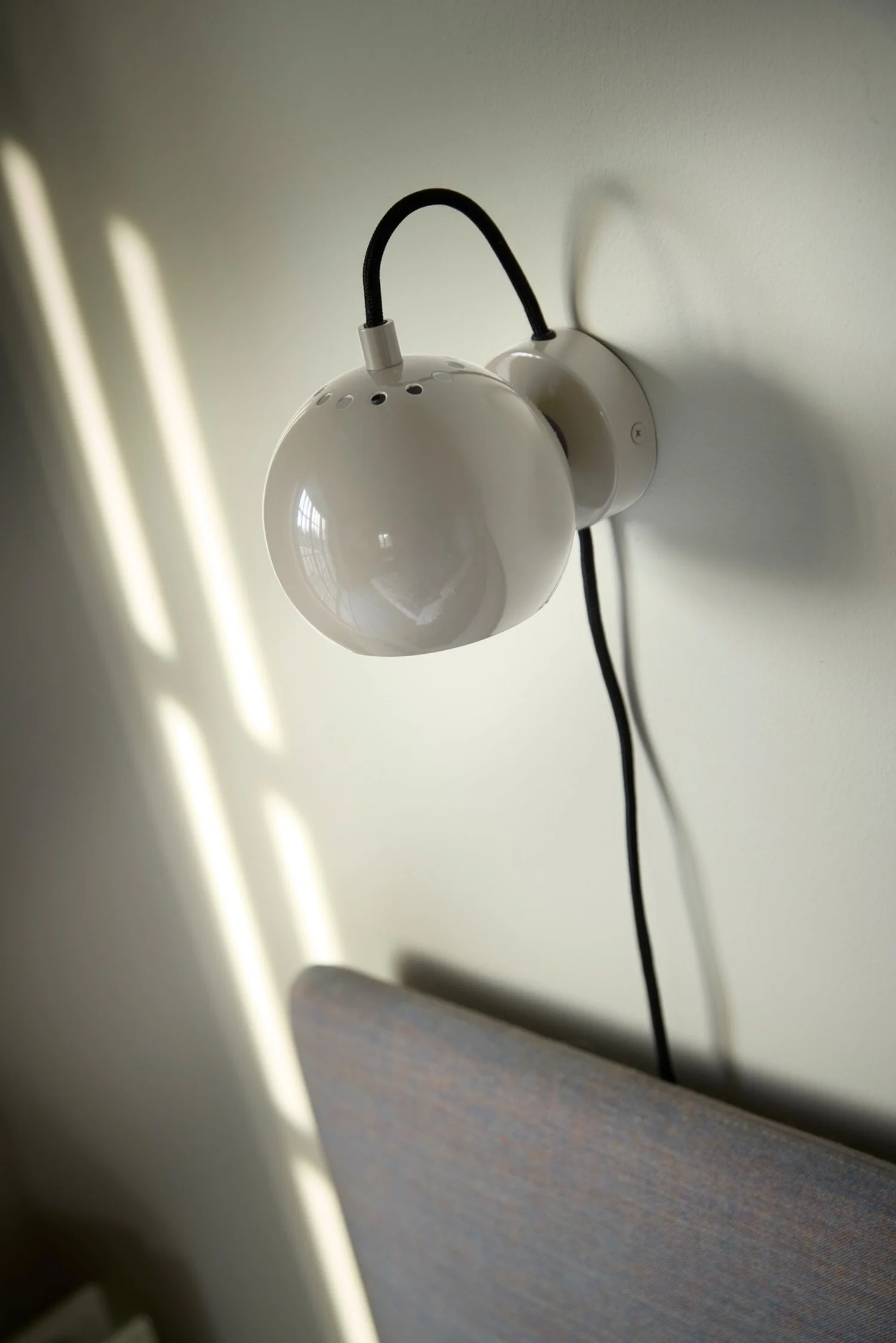 Frandsen Ball Wandleuchte Ø12 – Art. 123400