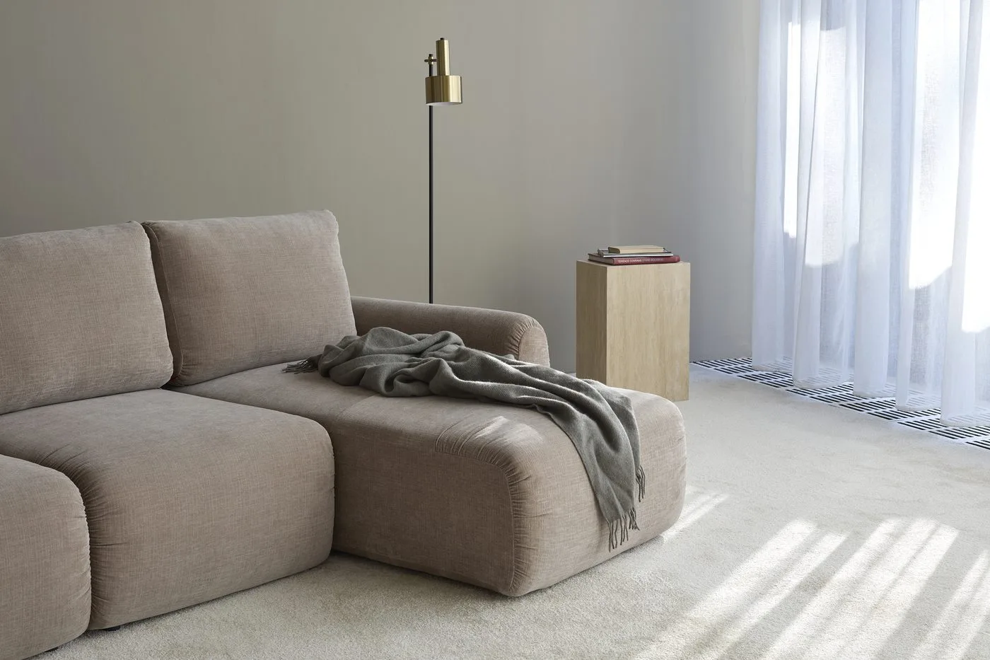 norum-schlafsofa-chaiselongue-curve-armlehnen