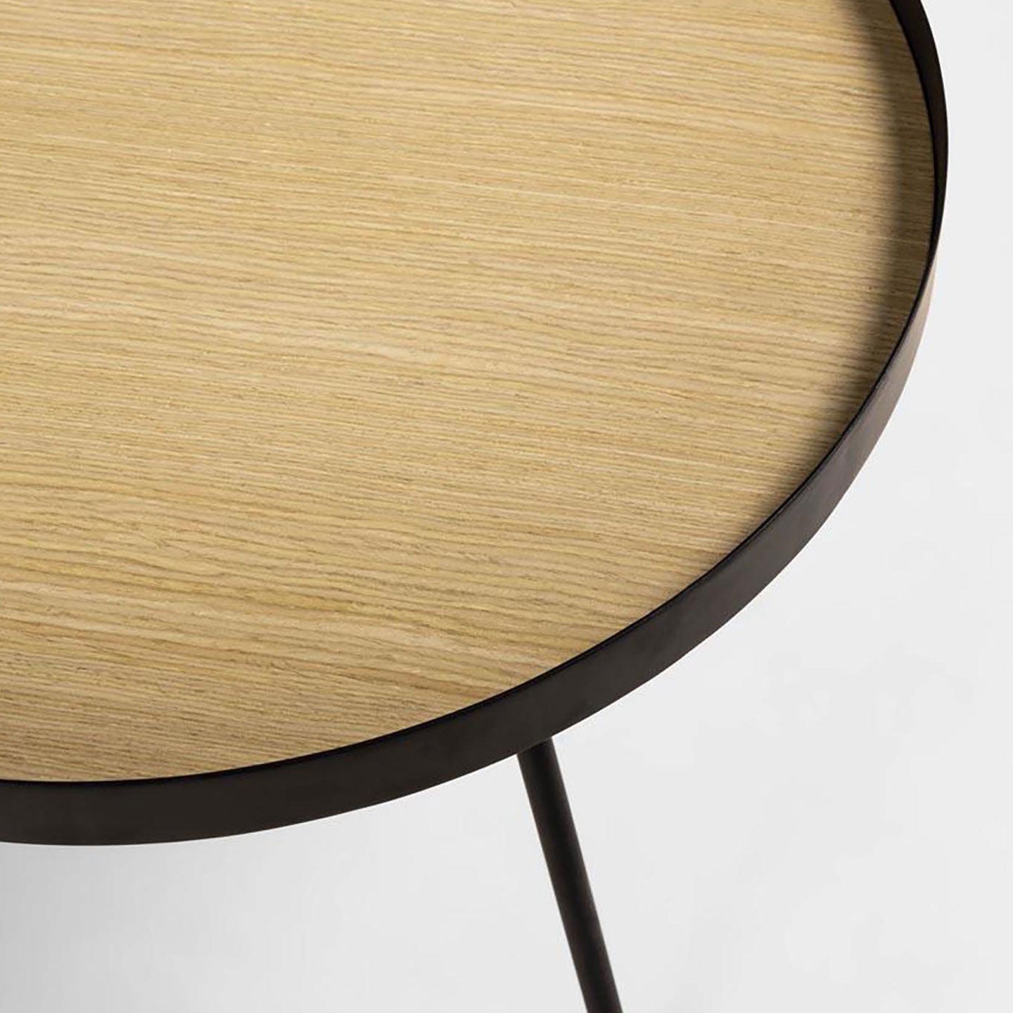 Couchtisch NENET Farbe Eiche und Stahl mit schwarzem Finish – Ansicht 2