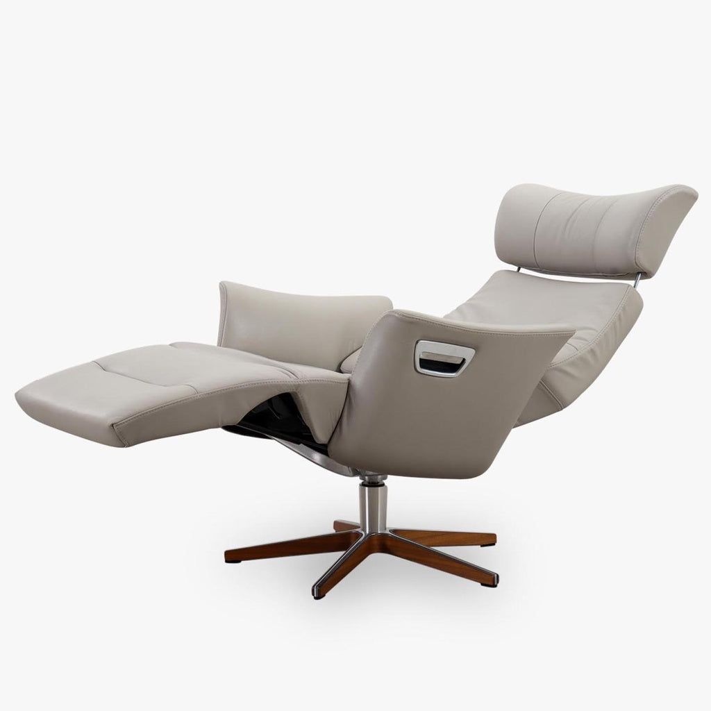 Fernsehsessel Beyoung mit Fussteil in Leder Nappa cement – Ansicht 4